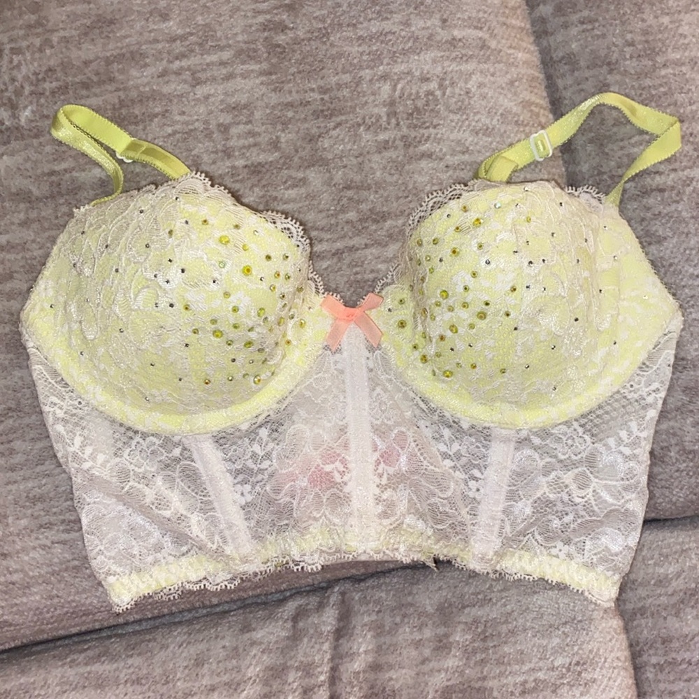 Victoria secret bra  32c